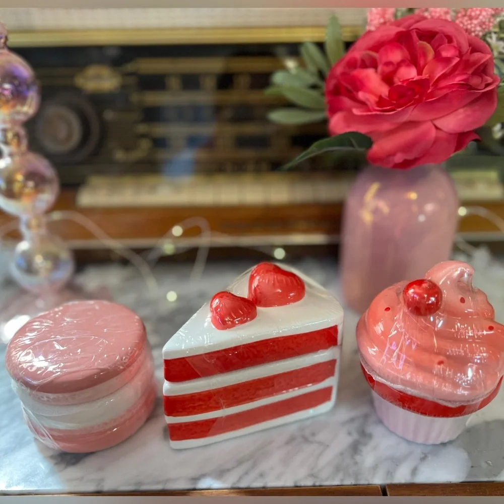 ✨NEW🩷Target Bullseye Playground 2024 Valentines Day Trinket Dessert Set🍰